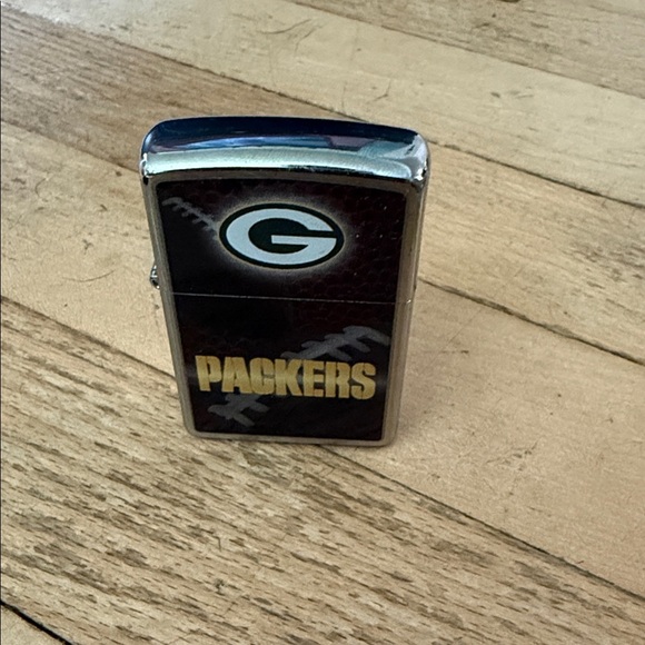 Packers Zippo Lighter - new in box Green Bay NFL - Picture 3 of 6